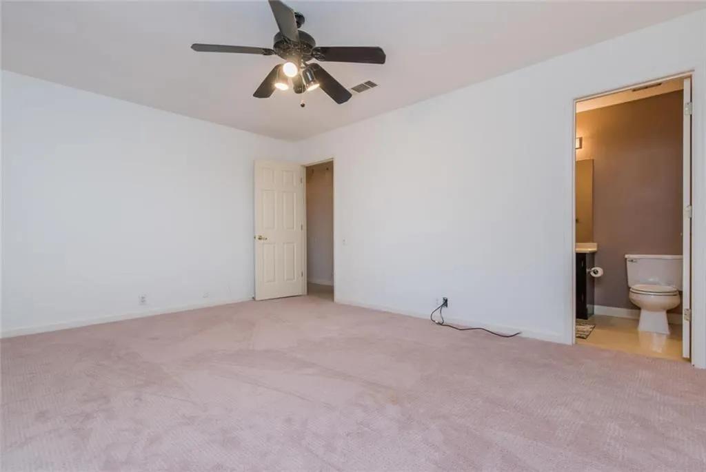 301 Dunwoody Chace, Sandy Springs, Georgia 30328, 3 Bedrooms Bedrooms, ,3 BathroomsBathrooms,Residential,Sold,301 Dunwoody Chace,6106458