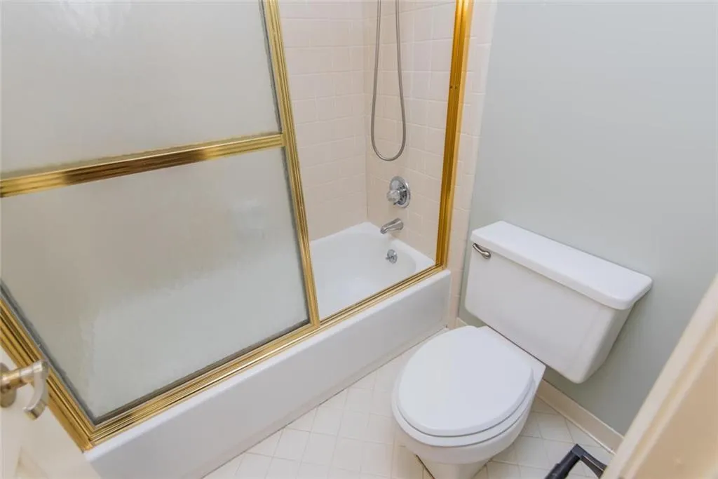 301 Dunwoody Chace, Sandy Springs, Georgia 30328, 3 Bedrooms Bedrooms, ,3 BathroomsBathrooms,Residential,Sold,301 Dunwoody Chace,6106458