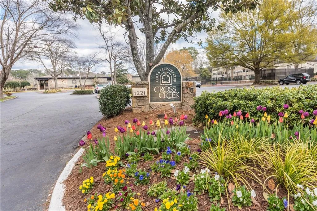178 Amherst Place Nw, Atlanta, Georgia 30327, 2 Bedrooms Bedrooms, ,2 BathroomsBathrooms,Residential,Sold,178 Amherst Place Nw,5984023
