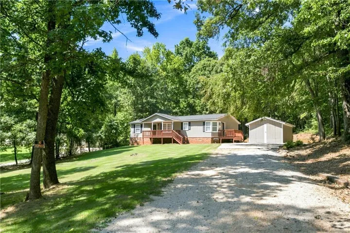 326 Forest Lake Road, Pendergrass, Georgia 30567