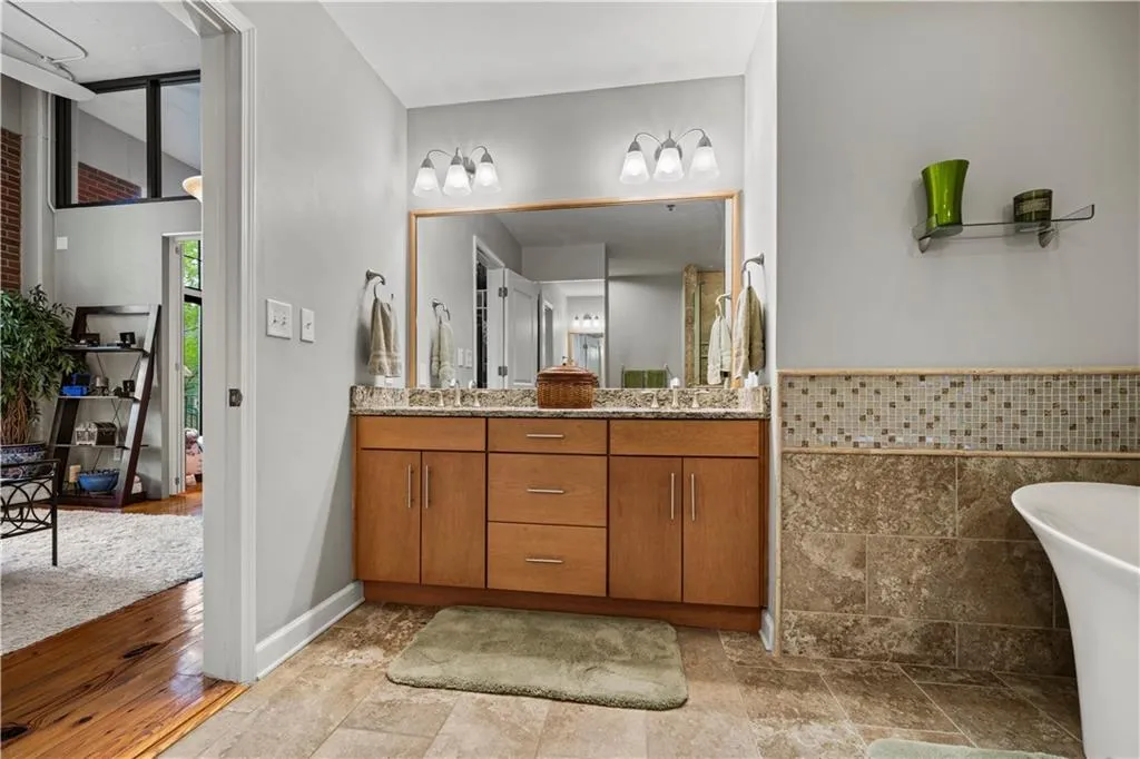 6105 Blue Stone Road Unit 103, Sandy Springs, Georgia 30328, 2 Bedrooms Bedrooms, ,2 BathroomsBathrooms,Residential,Sold,6105 Blue Stone Road Unit 103,7060036