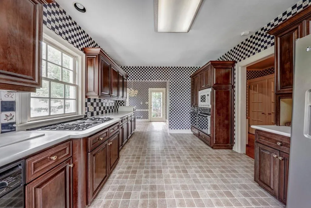 16 Chatham Road Nw, Atlanta, Georgia 30305, 5 Bedrooms Bedrooms, ,4 BathroomsBathrooms,Land,Sold,16 Chatham Road Nw,6551308