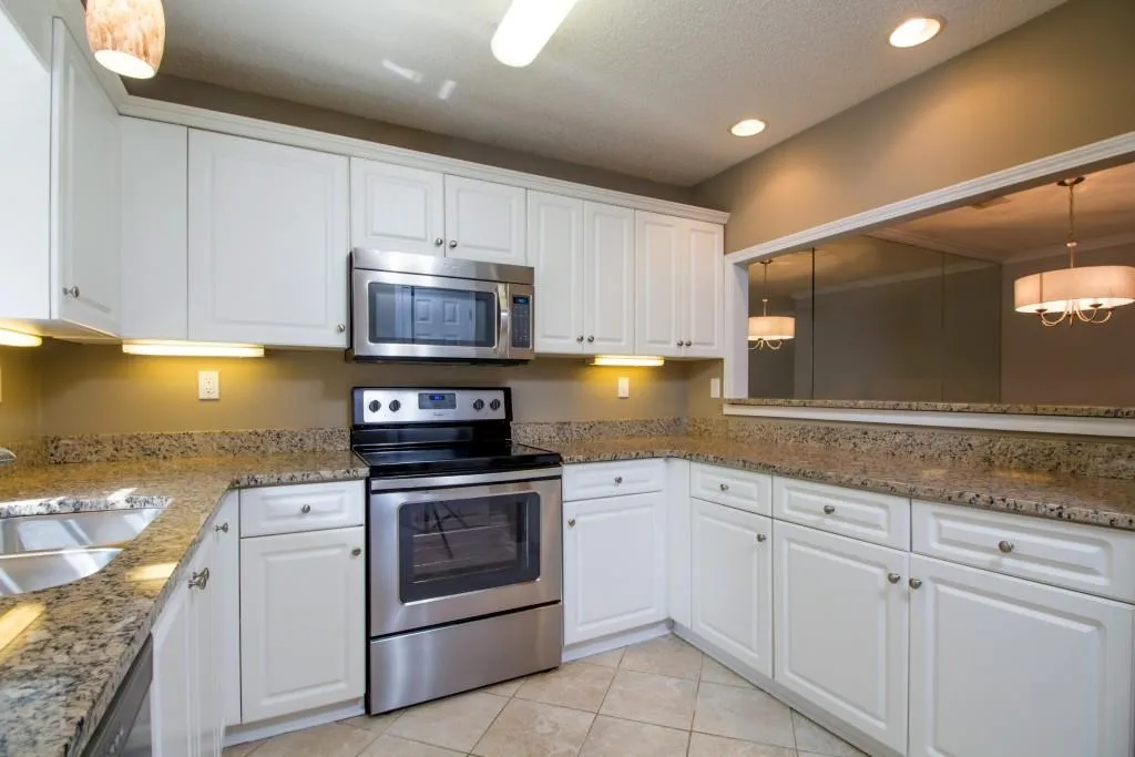 703 Bainbridge Drive Unit 703, Atlanta, Georgia 30327, 2 Bedrooms Bedrooms, ,2 BathroomsBathrooms,Residential,Sold,703 Bainbridge Drive Unit 703,5853164