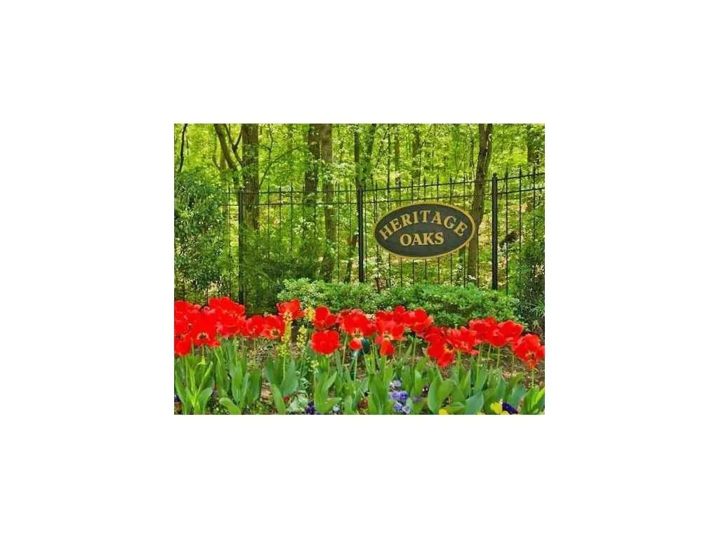 703 Bainbridge Drive Unit 703, Atlanta, Georgia 30327, 2 Bedrooms Bedrooms, ,2 BathroomsBathrooms,Residential,Sold,703 Bainbridge Drive Unit 703,5853164