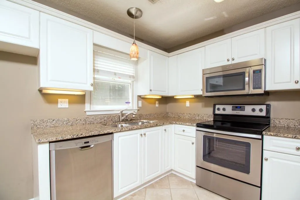 703 Bainbridge Drive Unit 703, Atlanta, Georgia 30327, 2 Bedrooms Bedrooms, ,2 BathroomsBathrooms,Residential,Sold,703 Bainbridge Drive Unit 703,5853164