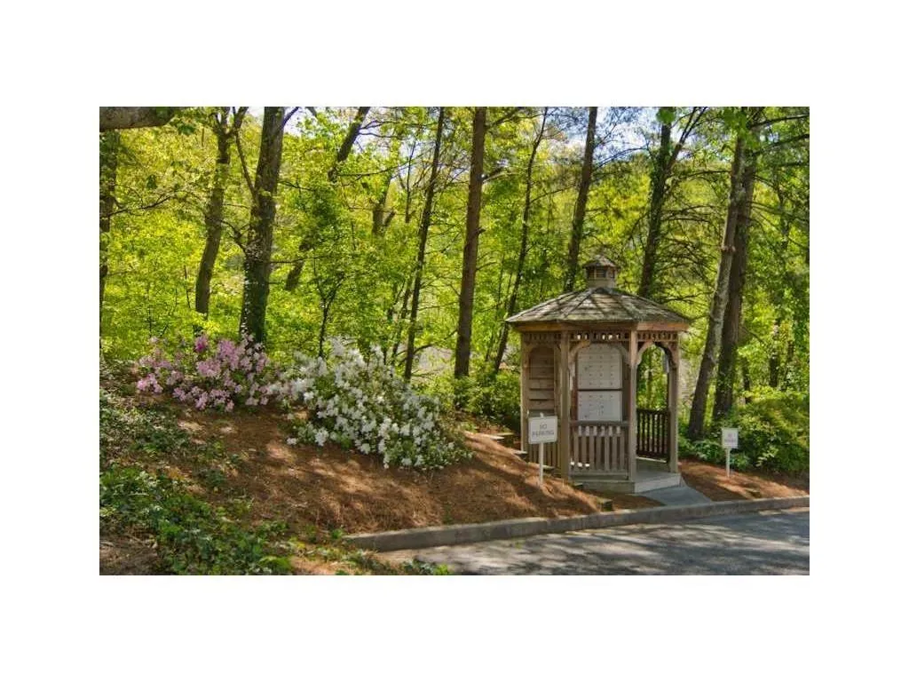 703 Bainbridge Drive Unit 703, Atlanta, Georgia 30327, 2 Bedrooms Bedrooms, ,2 BathroomsBathrooms,Residential,Sold,703 Bainbridge Drive Unit 703,5853164