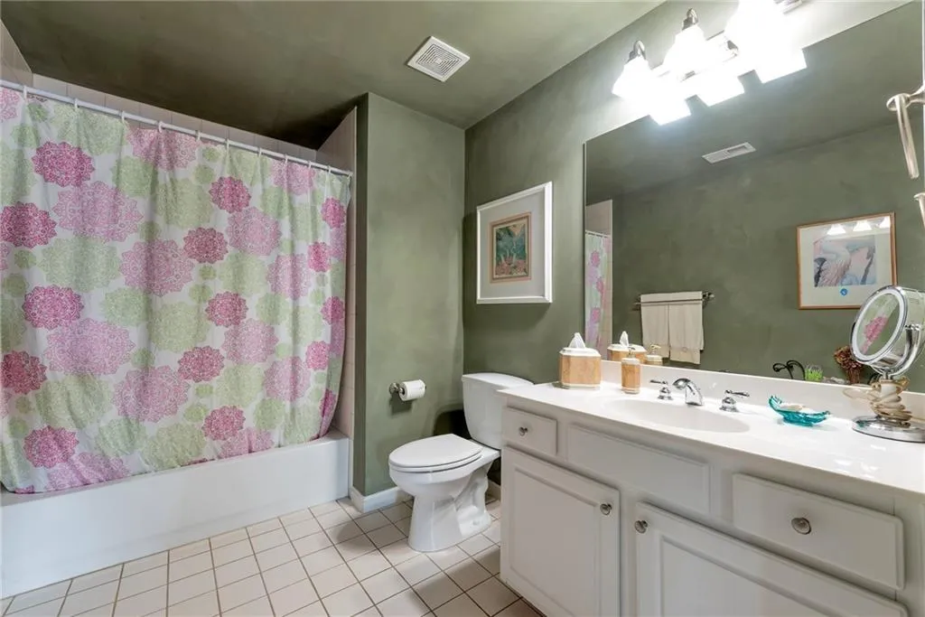 103 Glentown Way, Atlanta, Georgia 30328, 3 Bedrooms Bedrooms, ,3 BathroomsBathrooms,Residential,Sold,103 Glentown Way,7474682