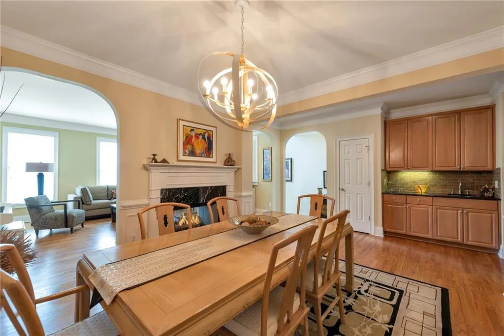 103 Glentown Way, Atlanta, Georgia 30328, 3 Bedrooms Bedrooms, ,3 BathroomsBathrooms,Residential,Sold,103 Glentown Way,7474682