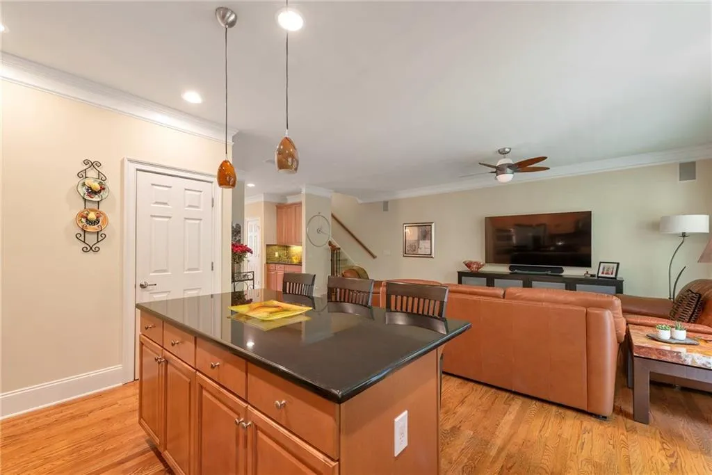 103 Glentown Way, Atlanta, Georgia 30328, 3 Bedrooms Bedrooms, ,3 BathroomsBathrooms,Residential,Sold,103 Glentown Way,7474682