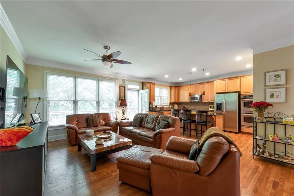 103 Glentown Way, Atlanta, Georgia 30328, 3 Bedrooms Bedrooms, ,3 BathroomsBathrooms,Residential,Sold,103 Glentown Way,7474682