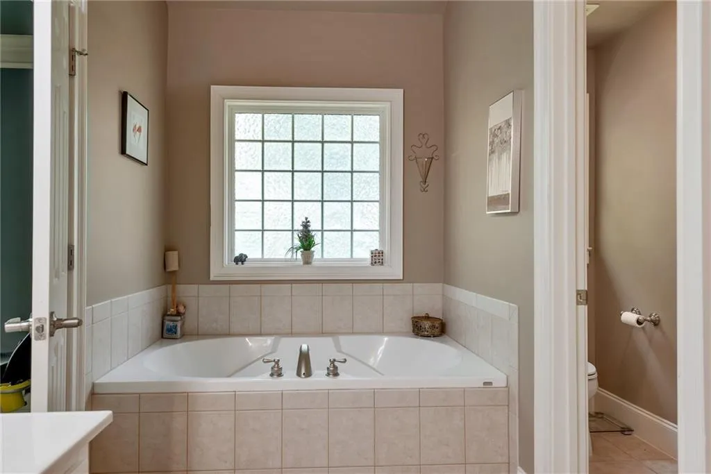 103 Glentown Way, Atlanta, Georgia 30328, 3 Bedrooms Bedrooms, ,3 BathroomsBathrooms,Residential,Sold,103 Glentown Way,7474682