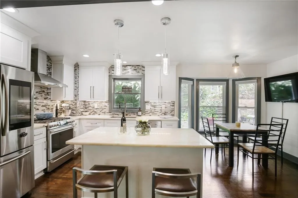 370 Stone Mill Trail, Sandy Springs, Georgia 30328, 5 Bedrooms Bedrooms, ,3 BathroomsBathrooms,Residential,Sold,370 Stone Mill Trail,7371851