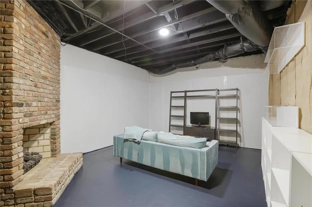 370 Stone Mill Trail, Sandy Springs, Georgia 30328, 5 Bedrooms Bedrooms, ,3 BathroomsBathrooms,Residential,Sold,370 Stone Mill Trail,7371851