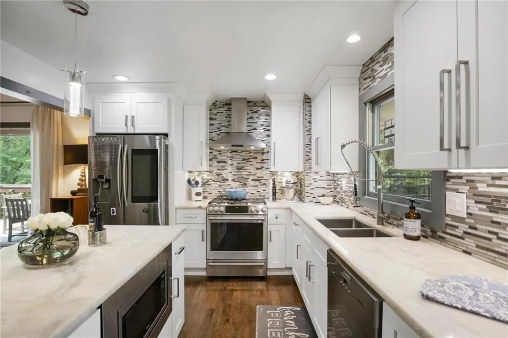 370 Stone Mill Trail, Sandy Springs, Georgia 30328, 5 Bedrooms Bedrooms, ,3 BathroomsBathrooms,Residential,Sold,370 Stone Mill Trail,7371851