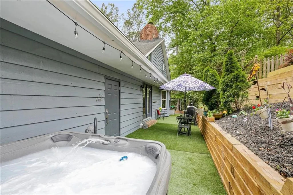 370 Stone Mill Trail, Sandy Springs, Georgia 30328, 5 Bedrooms Bedrooms, ,3 BathroomsBathrooms,Residential,Sold,370 Stone Mill Trail,7371851