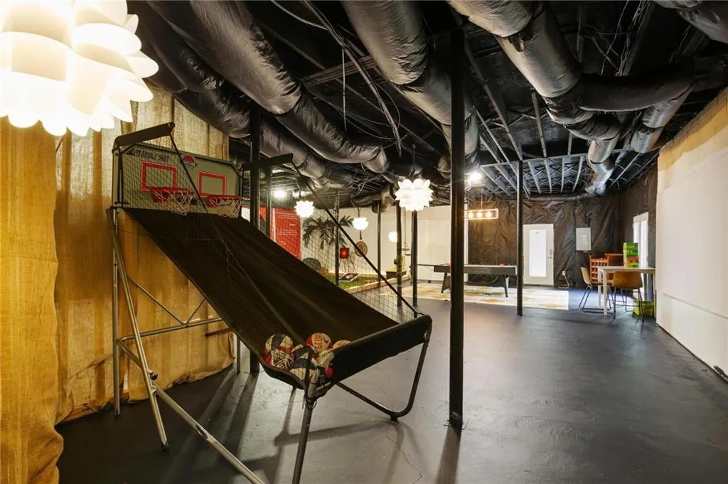 370 Stone Mill Trail, Sandy Springs, Georgia 30328, 5 Bedrooms Bedrooms, ,3 BathroomsBathrooms,Residential,Sold,370 Stone Mill Trail,7371851