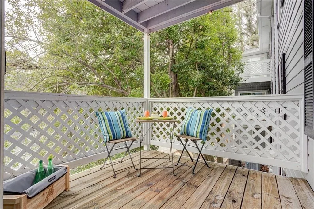 1302 Natchez Trace, Sandy Springs, Georgia 30350, 2 Bedrooms Bedrooms, ,1 BathroomBathrooms,Residential,Sold,1302 Natchez Trace,7166297