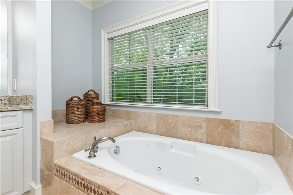 5446 Glenridge View, Sandy Springs, Georgia 30342, 3 Bedrooms Bedrooms, ,3 BathroomsBathrooms,Residential,Sold,5446 Glenridge View,6896512