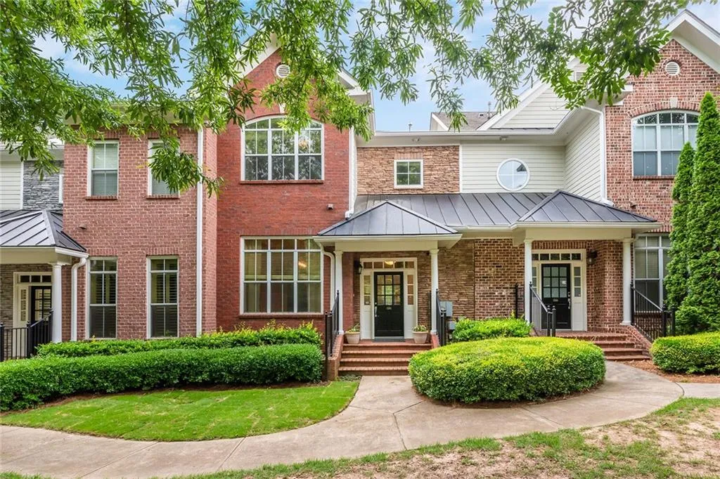 5446 Glenridge View, Sandy Springs, Georgia 30342, 3 Bedrooms Bedrooms, ,3 BathroomsBathrooms,Residential,Sold,5446 Glenridge View,6896512