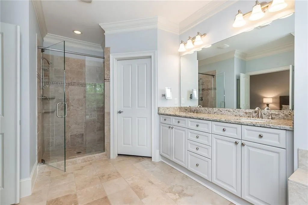 5446 Glenridge View, Sandy Springs, Georgia 30342, 3 Bedrooms Bedrooms, ,3 BathroomsBathrooms,Residential,Sold,5446 Glenridge View,6896512