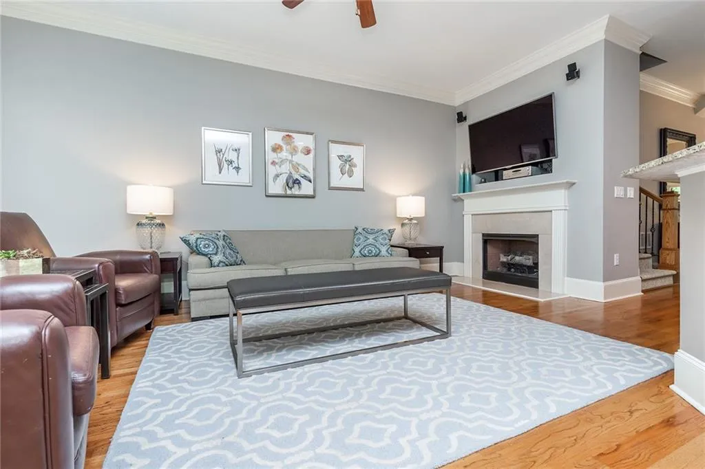 5446 Glenridge View, Sandy Springs, Georgia 30342, 3 Bedrooms Bedrooms, ,3 BathroomsBathrooms,Residential,Sold,5446 Glenridge View,6896512