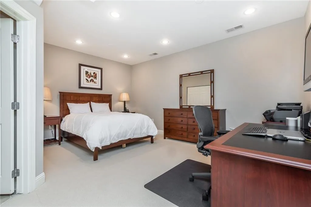 5446 Glenridge View, Sandy Springs, Georgia 30342, 3 Bedrooms Bedrooms, ,3 BathroomsBathrooms,Residential,Sold,5446 Glenridge View,6896512