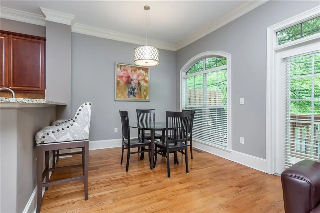 5446 Glenridge View, Sandy Springs, Georgia 30342, 3 Bedrooms Bedrooms, ,3 BathroomsBathrooms,Residential,Sold,5446 Glenridge View,6896512