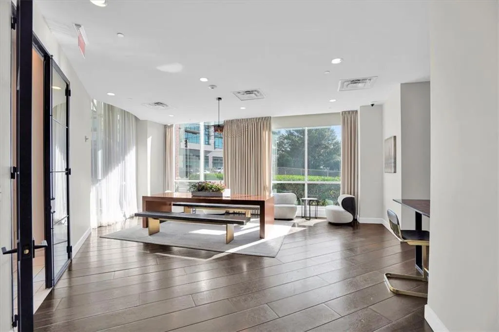 325 E Paces Ferry Road Ne Unit 1411, Atlanta, Georgia 30305, 2 Bedrooms Bedrooms, ,2 BathroomsBathrooms,Residential,For Sale,325 E Paces Ferry Road Ne Unit 1411,7660434
