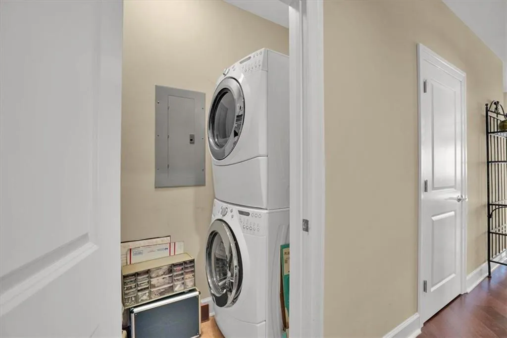 325 E Paces Ferry Road Ne Unit 1411, Atlanta, Georgia 30305, 2 Bedrooms Bedrooms, ,2 BathroomsBathrooms,Residential,For Sale,325 E Paces Ferry Road Ne Unit 1411,7660434