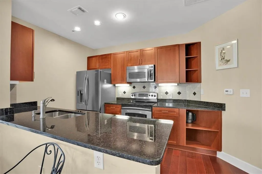 325 E Paces Ferry Road Ne Unit 1411, Atlanta, Georgia 30305, 2 Bedrooms Bedrooms, ,2 BathroomsBathrooms,Residential,For Sale,325 E Paces Ferry Road Ne Unit 1411,7660434