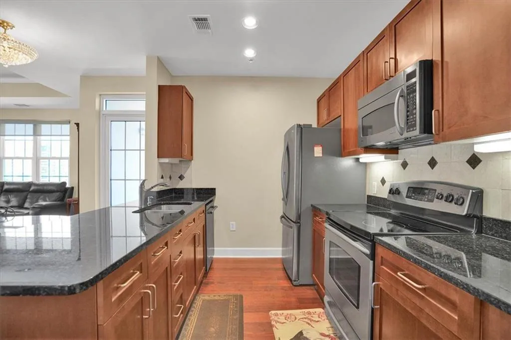 325 E Paces Ferry Road Ne Unit 1411, Atlanta, Georgia 30305, 2 Bedrooms Bedrooms, ,2 BathroomsBathrooms,Residential,For Sale,325 E Paces Ferry Road Ne Unit 1411,7660434