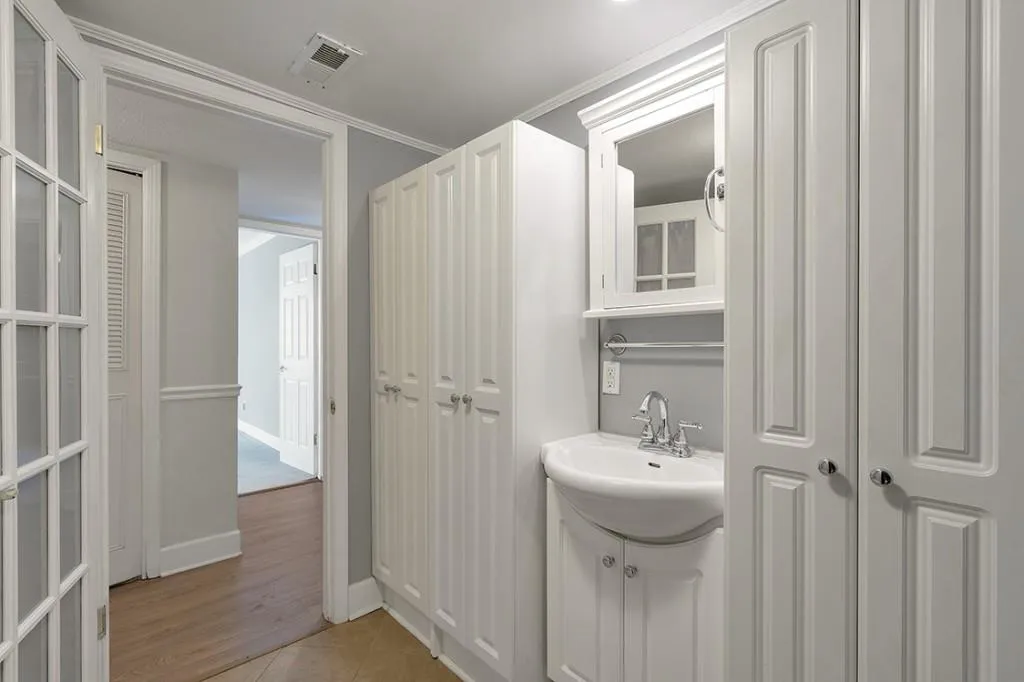 6851 Roswell Road Unit D14, Atlanta, Georgia 30328, 3 Bedrooms Bedrooms, ,2 BathroomsBathrooms,Residential,For Sale,6851 Roswell Road Unit D14,7497644