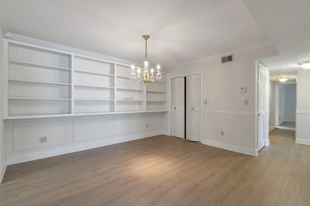 6851 Roswell Road Unit D14, Atlanta, Georgia 30328, 3 Bedrooms Bedrooms, ,2 BathroomsBathrooms,Residential,For Sale,6851 Roswell Road Unit D14,7497644