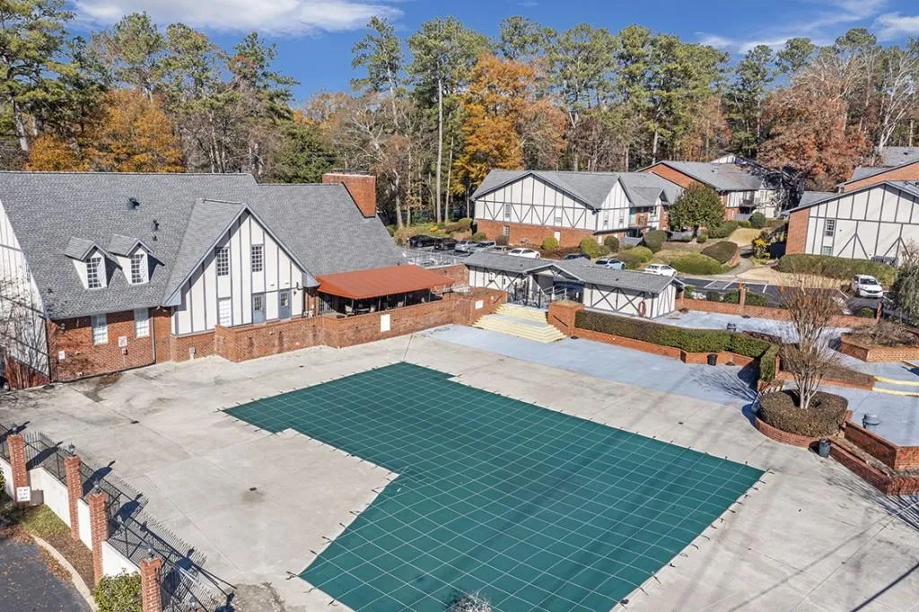 6851 Roswell Road Unit D14, Atlanta, Georgia 30328, 3 Bedrooms Bedrooms, ,2 BathroomsBathrooms,Residential,For Sale,6851 Roswell Road Unit D14,7497644