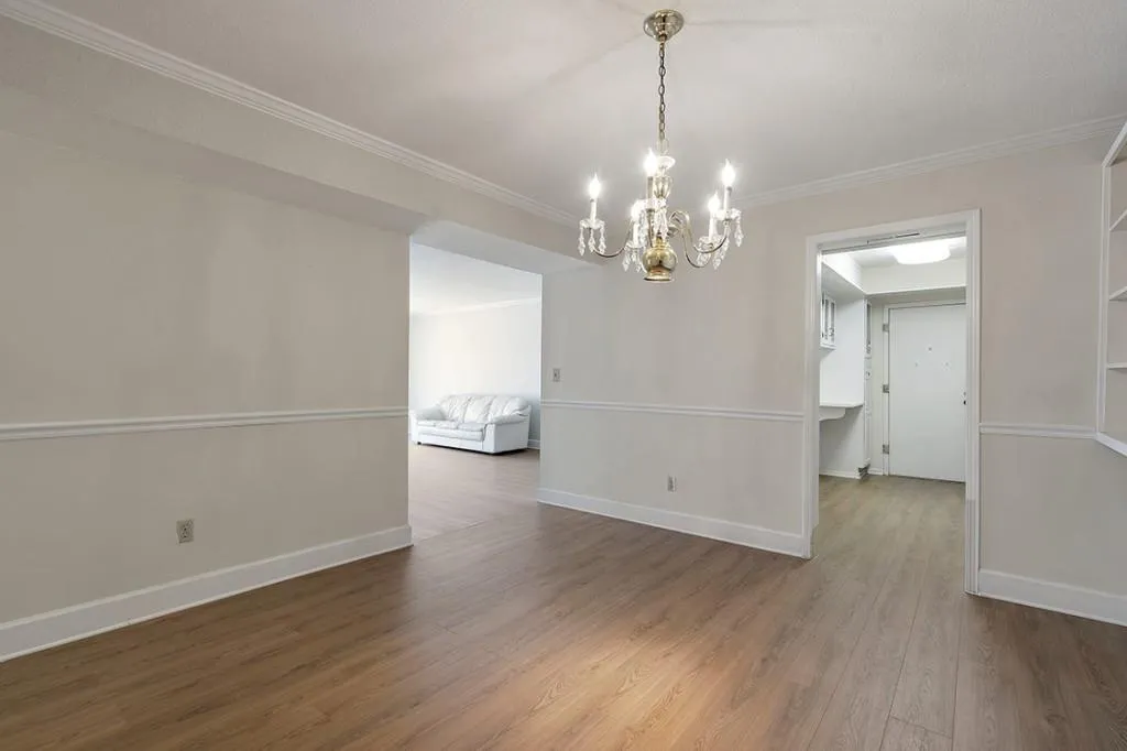 6851 Roswell Road Unit D14, Atlanta, Georgia 30328, 3 Bedrooms Bedrooms, ,2 BathroomsBathrooms,Residential,For Sale,6851 Roswell Road Unit D14,7497644