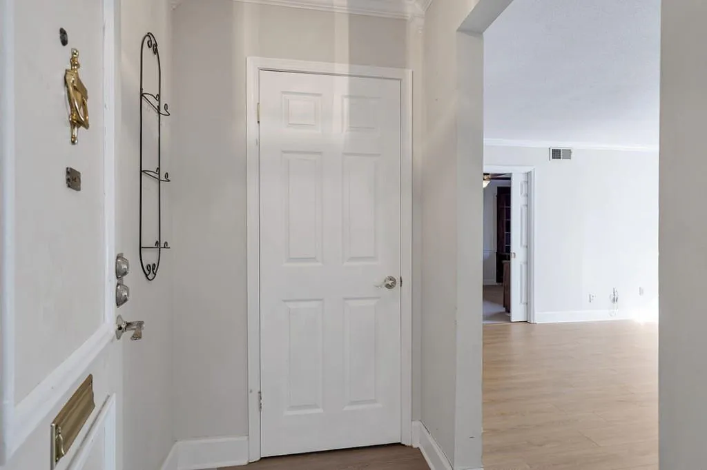 6851 Roswell Road Unit D14, Atlanta, Georgia 30328, 3 Bedrooms Bedrooms, ,2 BathroomsBathrooms,Residential,For Sale,6851 Roswell Road Unit D14,7497644
