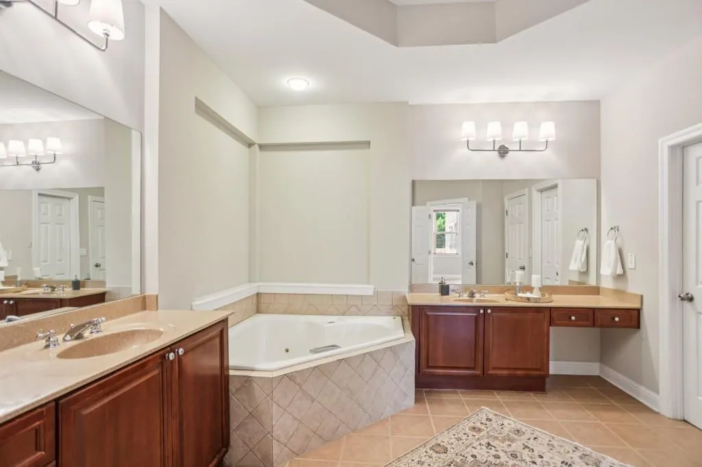 3048 Woodwalk Drive Se Unit 14, Atlanta, Georgia 30339, 4 Bedrooms Bedrooms, ,3 BathroomsBathrooms,Residential,For Sale,3048 Woodwalk Drive Se Unit 14,7667545