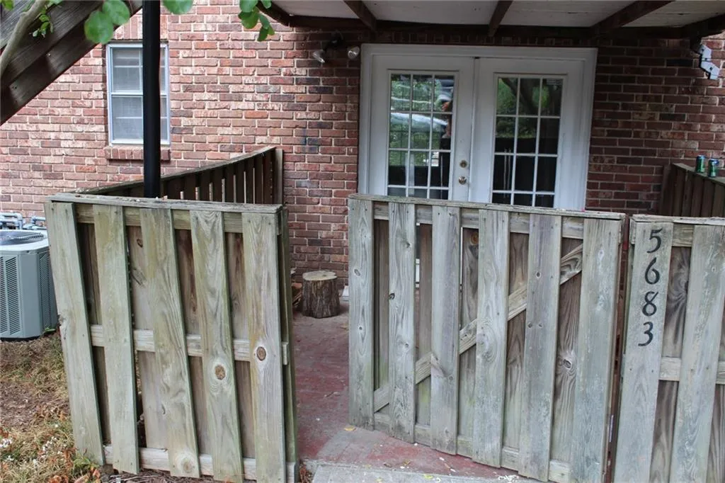 5683 Kingsport Drive, Atlanta, Georgia 30342, 2 Bedrooms Bedrooms, ,1 BathroomBathrooms,Residential,Sold,5683 Kingsport Drive,5727104