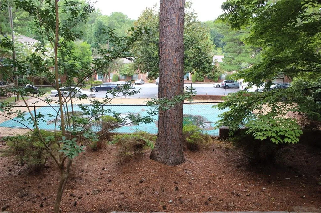 5683 Kingsport Drive, Atlanta, Georgia 30342, 2 Bedrooms Bedrooms, ,1 BathroomBathrooms,Residential,Sold,5683 Kingsport Drive,5727104