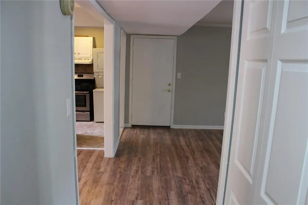 5683 Kingsport Drive, Atlanta, Georgia 30342, 2 Bedrooms Bedrooms, ,1 BathroomBathrooms,Residential,Sold,5683 Kingsport Drive,5727104