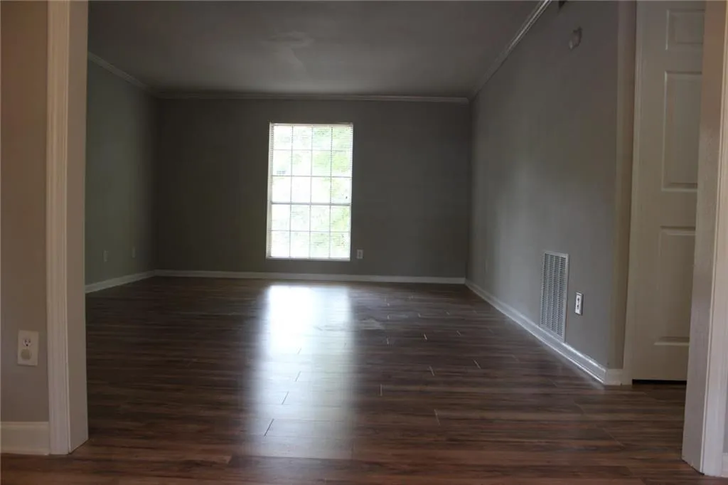 5683 Kingsport Drive, Atlanta, Georgia 30342, 2 Bedrooms Bedrooms, ,1 BathroomBathrooms,Residential,Sold,5683 Kingsport Drive,5727104