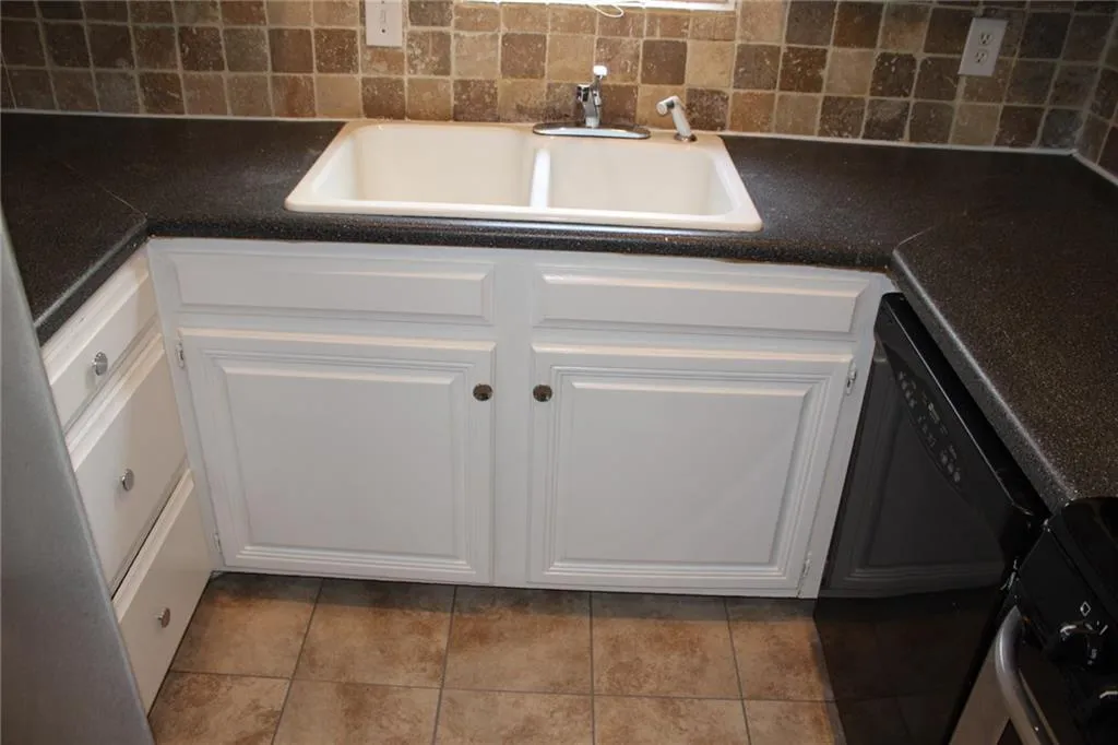 5683 Kingsport Drive, Atlanta, Georgia 30342, 2 Bedrooms Bedrooms, ,1 BathroomBathrooms,Residential,Sold,5683 Kingsport Drive,5727104