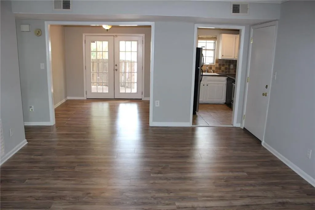 5683 Kingsport Drive, Atlanta, Georgia 30342, 2 Bedrooms Bedrooms, ,1 BathroomBathrooms,Residential,Sold,5683 Kingsport Drive,5727104