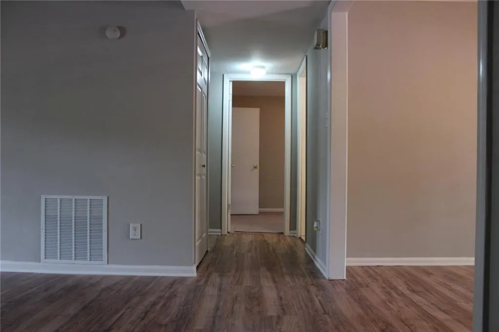 5683 Kingsport Drive, Atlanta, Georgia 30342, 2 Bedrooms Bedrooms, ,1 BathroomBathrooms,Residential,Sold,5683 Kingsport Drive,5727104