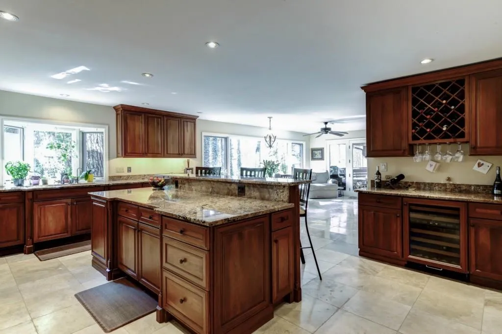 6070 Weatherly Drive, Sandy Springs, Georgia 30328, 5 Bedrooms Bedrooms, ,3 BathroomsBathrooms,Residential,Sold,6070 Weatherly Drive,5505371