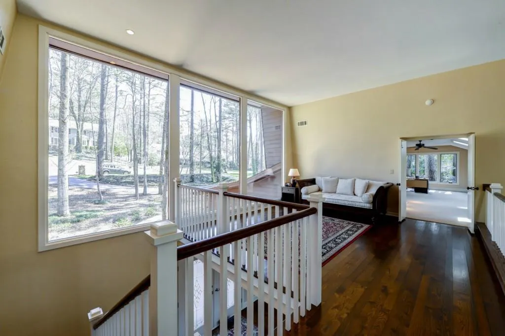 6070 Weatherly Drive, Sandy Springs, Georgia 30328, 5 Bedrooms Bedrooms, ,3 BathroomsBathrooms,Residential,Sold,6070 Weatherly Drive,5505371