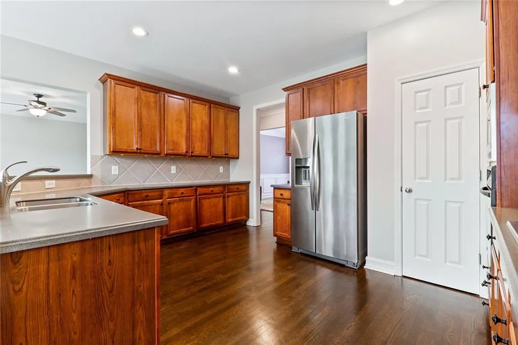 7355 Village Creek Trace, Atlanta, Georgia 30328, 4 Bedrooms Bedrooms, ,3 BathroomsBathrooms,Residential,Sold,7355 Village Creek Trace,6577621