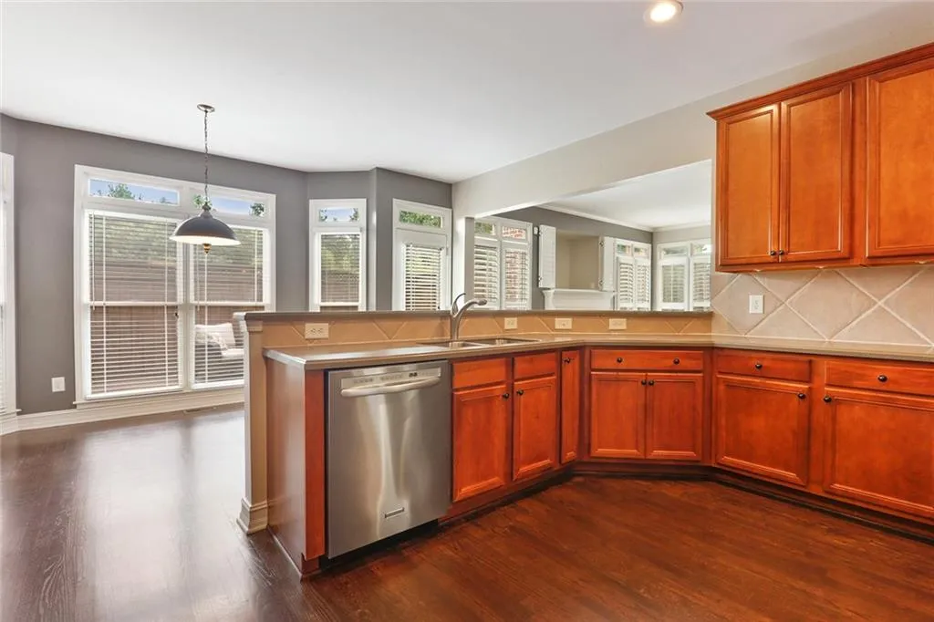 7355 Village Creek Trace, Atlanta, Georgia 30328, 4 Bedrooms Bedrooms, ,3 BathroomsBathrooms,Residential,Sold,7355 Village Creek Trace,6577621