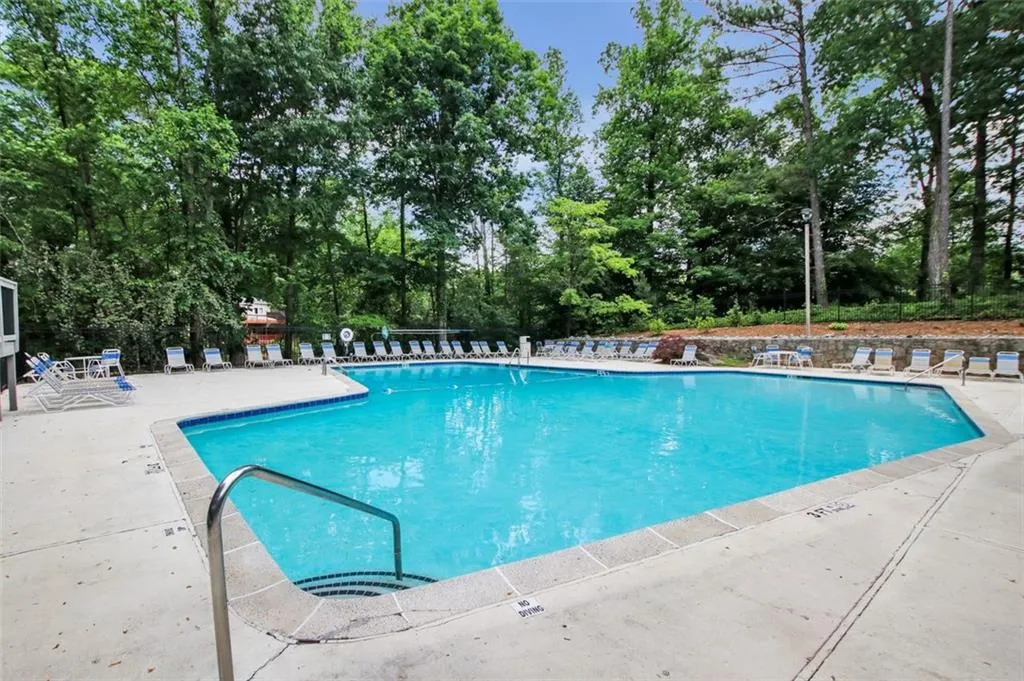 905 Garden Court, Atlanta, Georgia 30328, 2 Bedrooms Bedrooms, ,2 BathroomsBathrooms,Residential,Sold,905 Garden Court,7387613