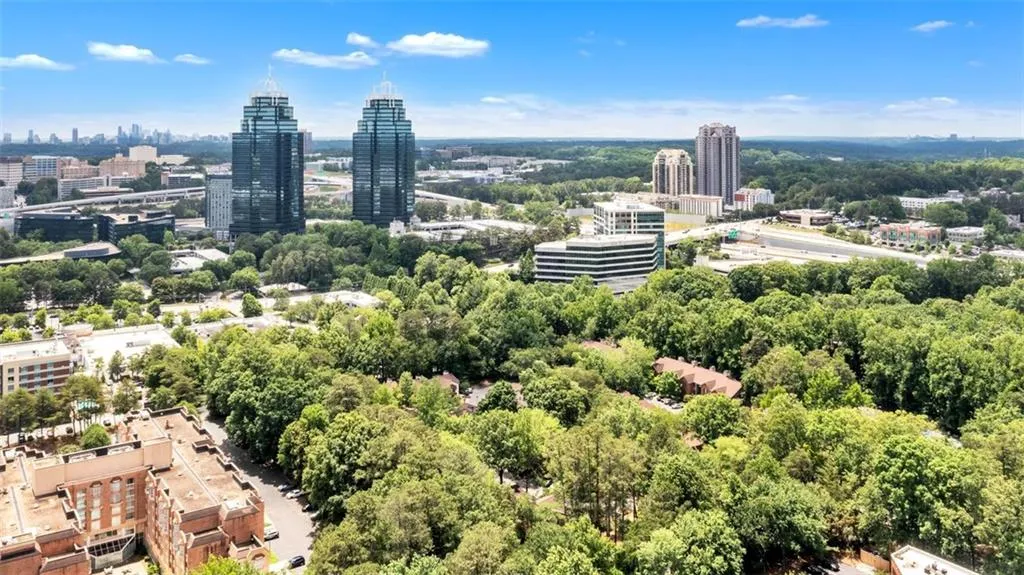 905 Garden Court, Atlanta, Georgia 30328, 2 Bedrooms Bedrooms, ,2 BathroomsBathrooms,Residential,Sold,905 Garden Court,7387613